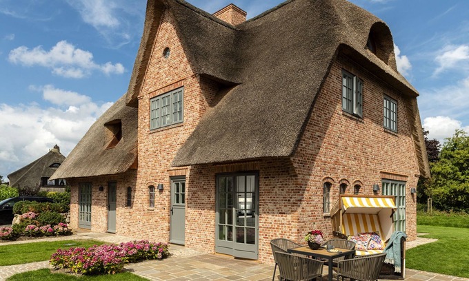Keitum House | A vacation dream come true under thatch