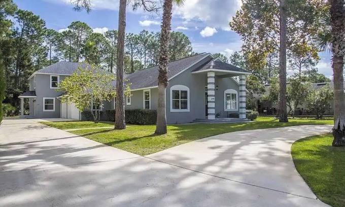 St. Augustine House | A Wave Away ¤ Only 3 Minutes to Florida's #1 Beach