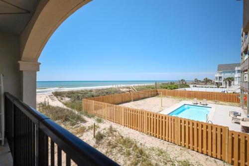 North Topsail Beach Apartment | A Wave From It All- Luxe 1BR at Villa Capriani
