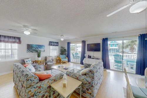 Surfside Beach House | A Wave From It All
