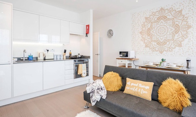 St Albans Cottage | A wonderfully furnished one bedroomed apartment, ideal for using as a base to explore St Albans.