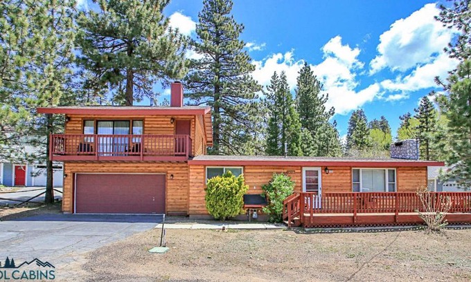 Upper Moonridge House | A Wonderland - Beautiful home just a couple steps away from bear mountain ski resort with hot tub