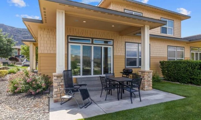 Quincy House | A01 Golf Course Riverviews Sunserra