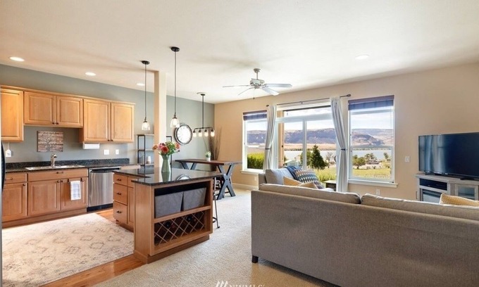 Quincy House | A03-Livin' Life on the Golf Course Sunserra