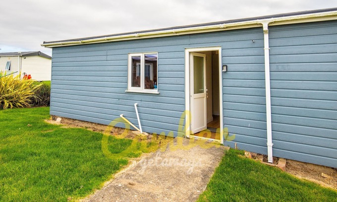 Camber Ski Chalet | A9 - Camber Sands Holiday Park - Chalet - Sleeps 6 - Close to facilities and swimming