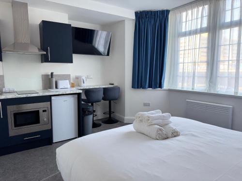 Riverside Apartment | Aaron Wise - 09 Coldstream Studios