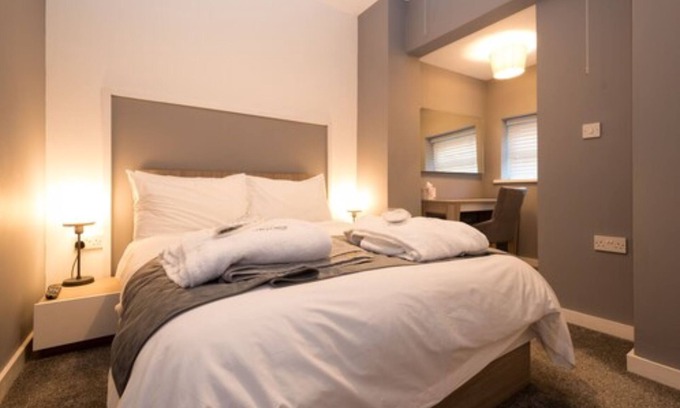 Riverside Apartment | Aaron Wise Serviced Apartments
