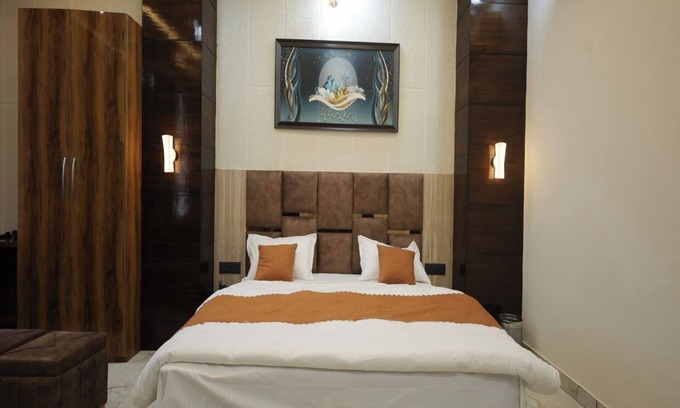 Bullawala Hotel | Aayu Residency