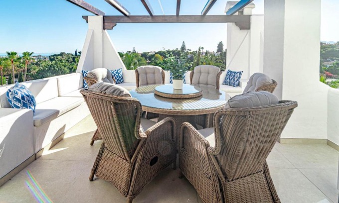 Nueva Andalucia Apartment | AB26- Lovely Holiday Home in Aldea Blanca