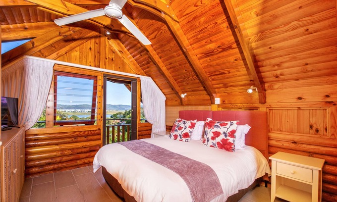 Old Place Apartment | Abalone Lodges