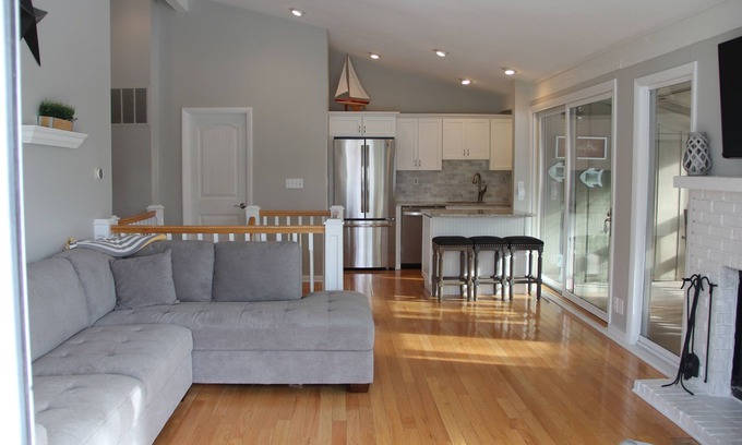 Fontana Villa | Abbey Springs w/great location, comes with golf carts! April weekends open!