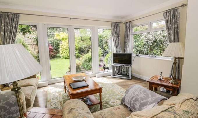 Kelso House | Abbeyside Cottage