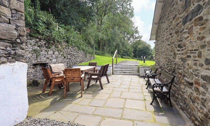 Penny Bridge Cottage | Abbots Reading Suite