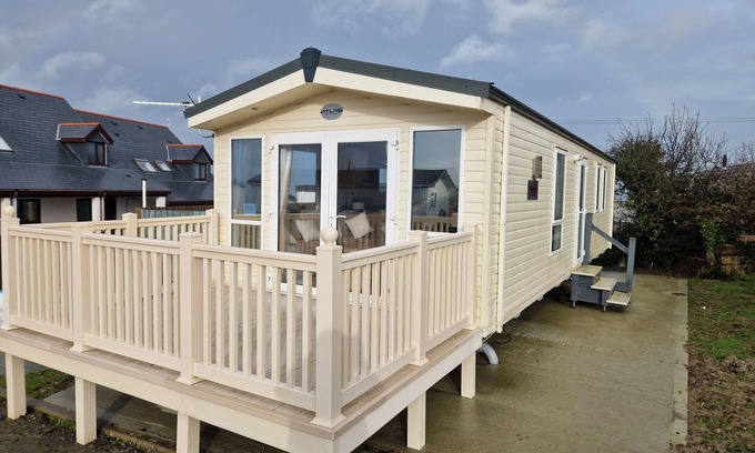 Llanarth Cabin | ABERAERON wide horizons site 5 minutes walk from town centre 2 bed sleeps 6.