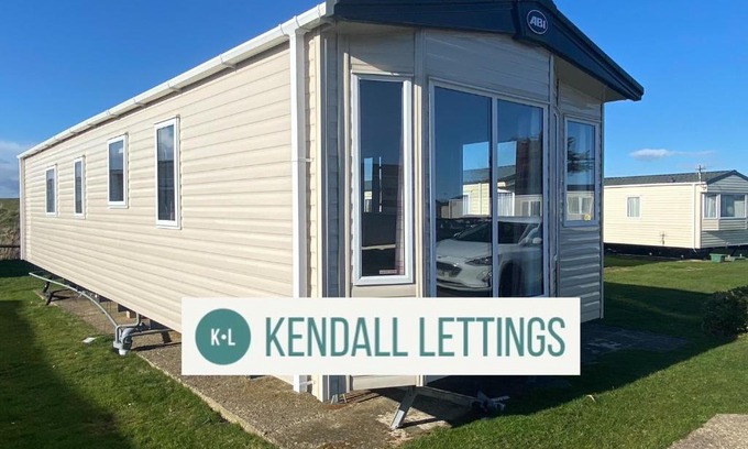 Selsey House | Abi