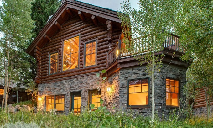 Teton Village Cabin | Abode at Moosehead Cabin | 2 Minute Walk to Teton Village!