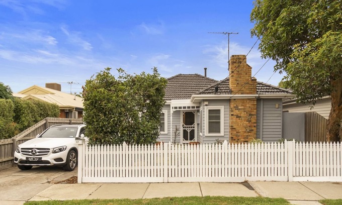 Yarraville House | ABODE ON ADENEY FREE WIFI/PET FRIENDLY