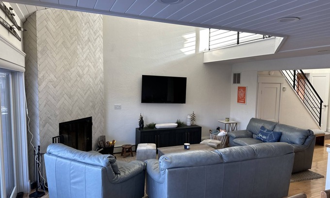 Windham House | Above & beyond. Perfect house for family, friends & fresh air.