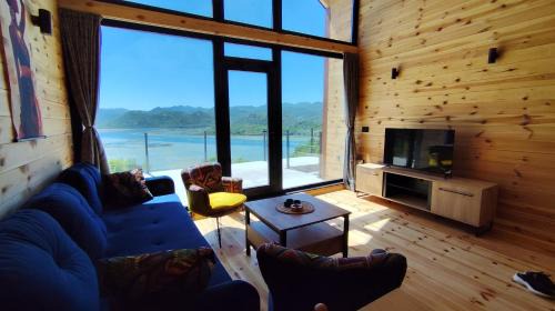 Karuc House | Above the Lake
