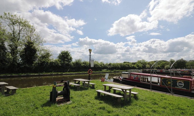 Barnt Green Cottage | Above The Pub