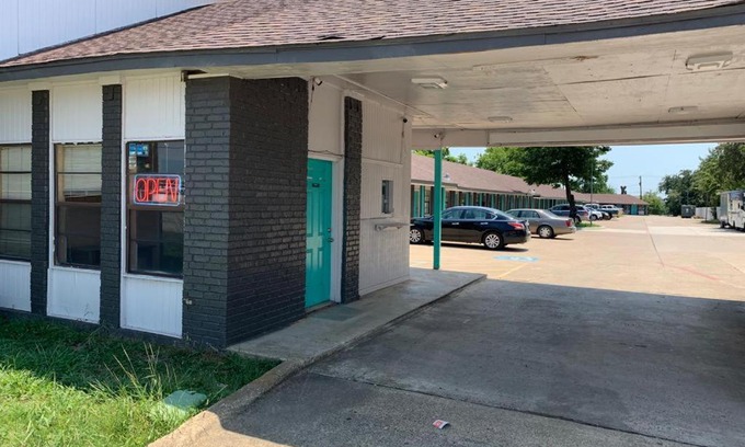 South Arlington Apartment | Abram Inn - Arlington