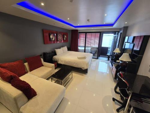 Patong Apartment | Absolute Bangla Jacuzzi Suites Condo