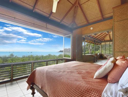 Horseshoe Bay House | Absolute Beachfront Master