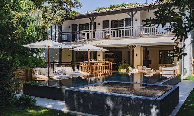 Pyla-sur-Mer Villa | absolute refinemente on the water
