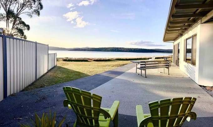 Stieglitz House | Absolute waterfront - Family & pet friendly house
