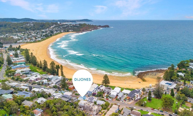 Avoca Beach House | Absolutely Avoca - beautiful views for the family