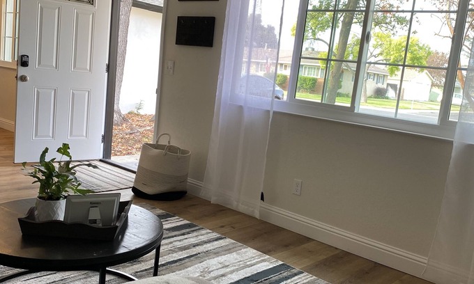 Clovis Cottage | AC Farmhouse in Old Town