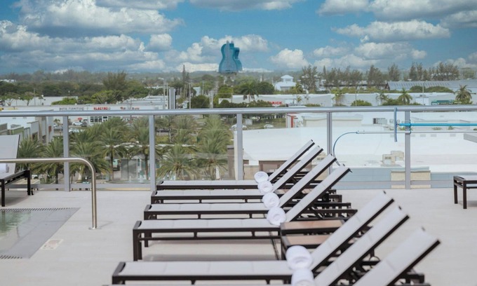 Dania Beach Hotel | AC Hotel by Marriott Fort Lauderdale Airport