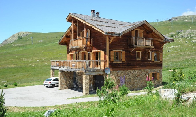 Bergers Ski Chalet | Accès direct aux pistes! Grand Chalet Privé 15p