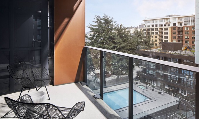Belltown Hotel | Accessible King Studio w/Kitchen, Laundry & Resort Amenities in Seattle!