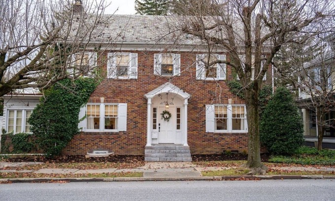 Myerstown House | Accessible with Pool and Hot Tub, Family Stay