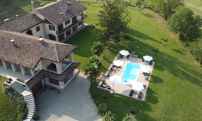Canelli Apartment | Accommodation 'The Granary' in a renovated late 19th century country house