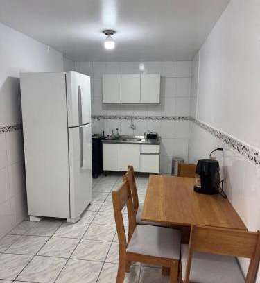 Pedrita House | Aceita pet, próximo ao aeroporto e praia do campeche