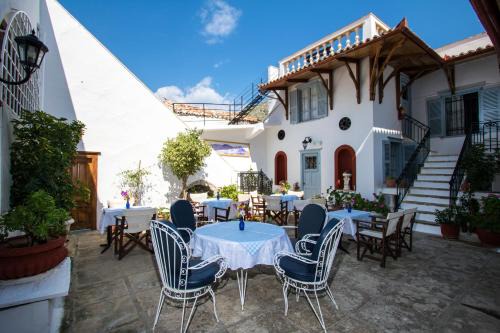 idhra House | Achilleas Pension