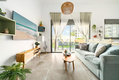 Nahariya Apartment | Achziv Bright Garden Stay by Sea N' Rent