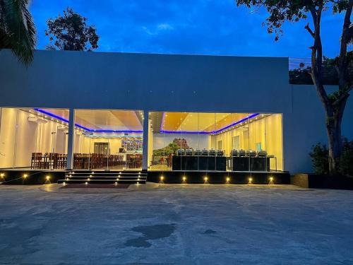 Habarana Hotel | ACME Grand Hotel