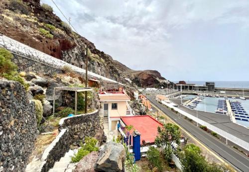 Puerto de la Estaca Apartment | Acogedor Apartamento con Terraza y Vistas Panorámicas al Mar Puerto Estaca