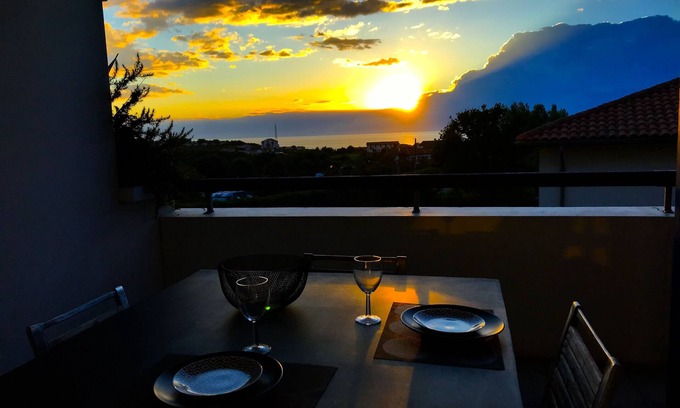Kokotia Apartment | Acotz, near Guéthary: Magnificent studio with ocean view and beach on foot.