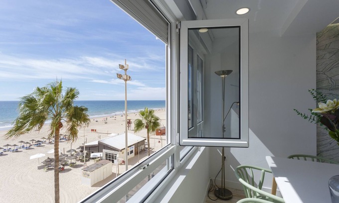 Cadiz Apartment | ACQUARELA Family Home free parking by Cadiz4Rentals