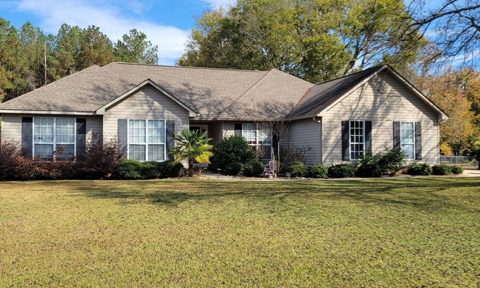 Aiken House | Acreage with pool in town