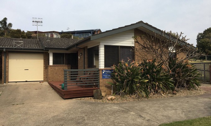 Dalmeny House | Across the road from Dalmeny Beach and inlet