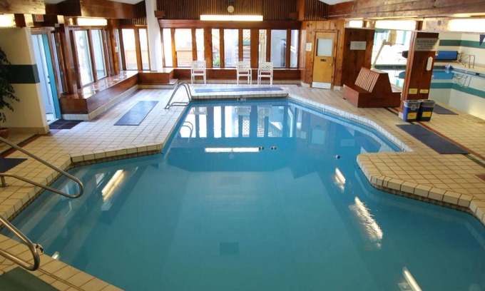 Lincoln Resort | Across the street from Loon Mountain. Free ski shuttle from your unit!