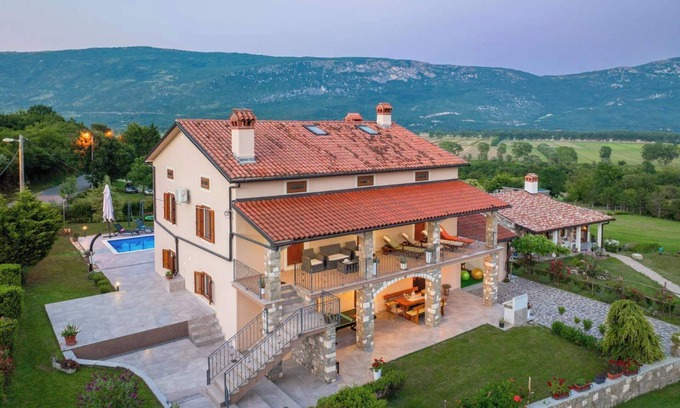 Purgarija Cepic Villa | Activity and family Villa Milena with heated pool