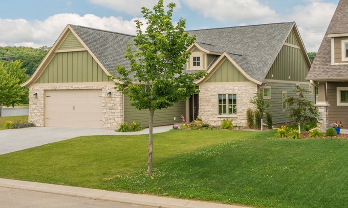 Rochester House | ADA Compliant Home 10 Min. From Mayo Clinic!
