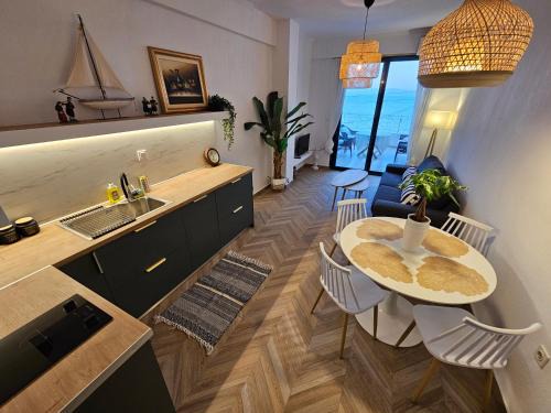 Nea Potidaia House | Adam's place - Cosy apartment by the sea