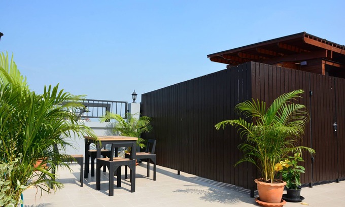Chana Songkhram Hotel | Adamaz House